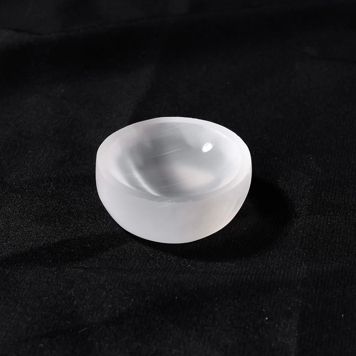 Natural White Selenite Bowl – Hand-Carved Crystal Sculpture for Witchcraft, Energy Work & Home Decor