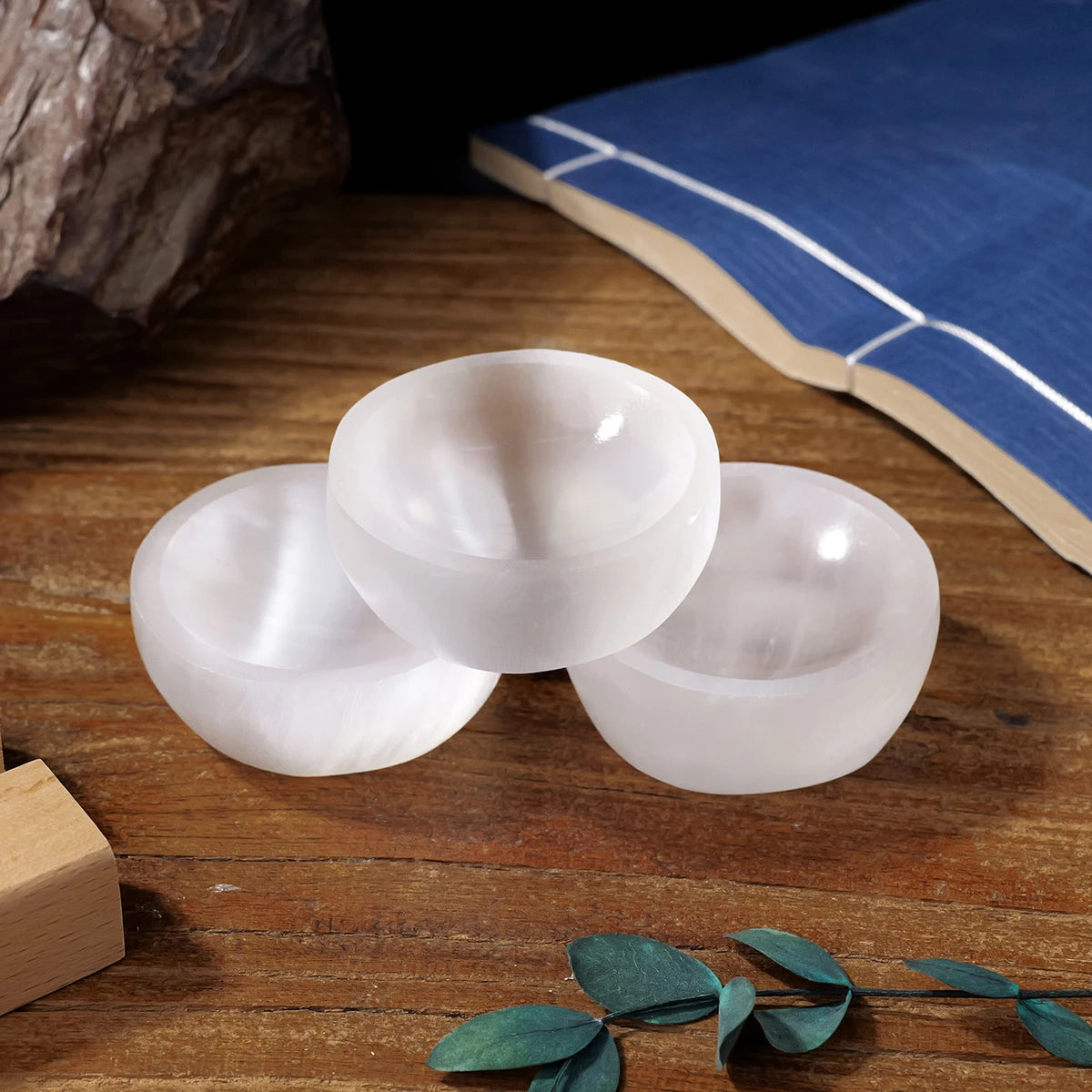 Natural White Selenite Bowl – Hand-Carved Crystal Sculpture for Witchcraft, Energy Work & Home Decor