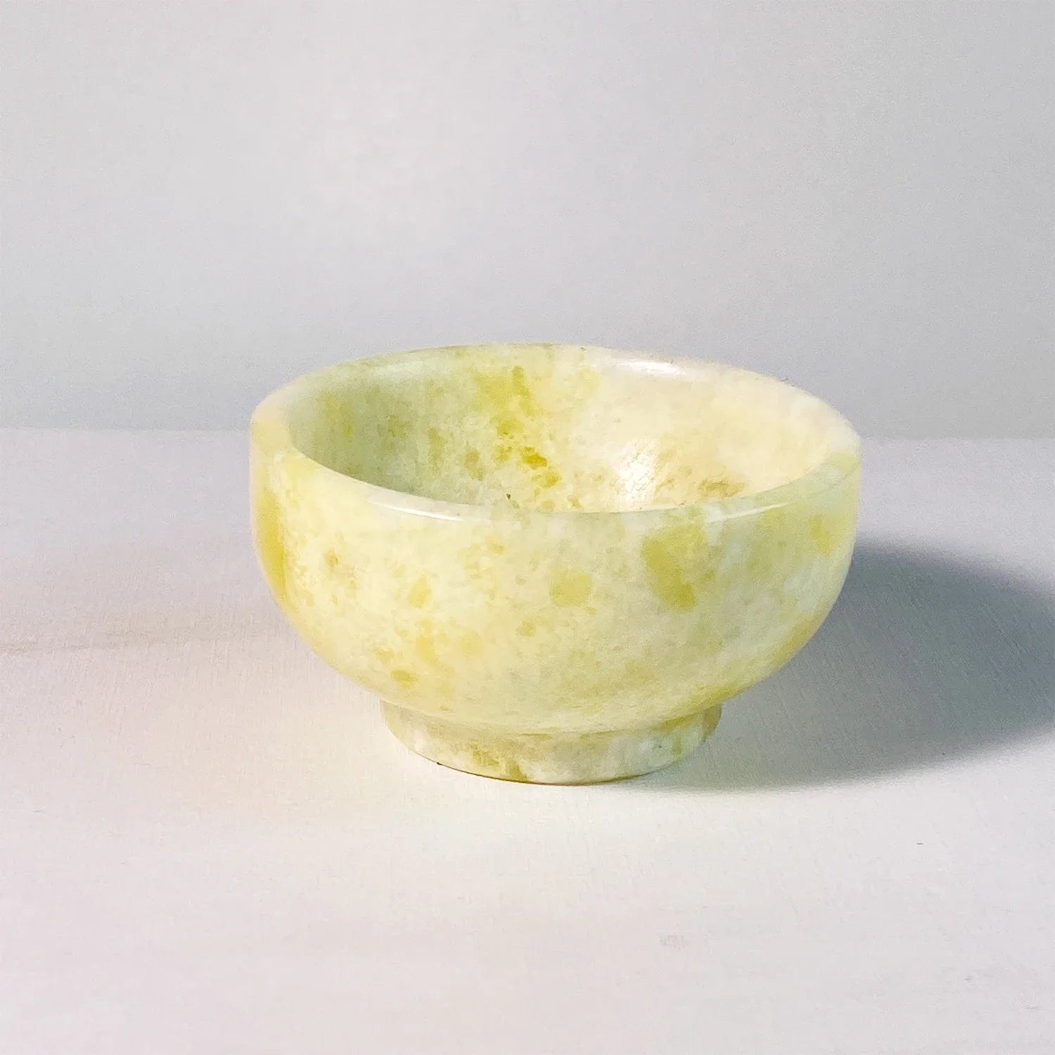 Natural Crystal Jade Bowl – Hand-Carved Quartz Cauliflower Jade Cup for Reiki & Home Decor
