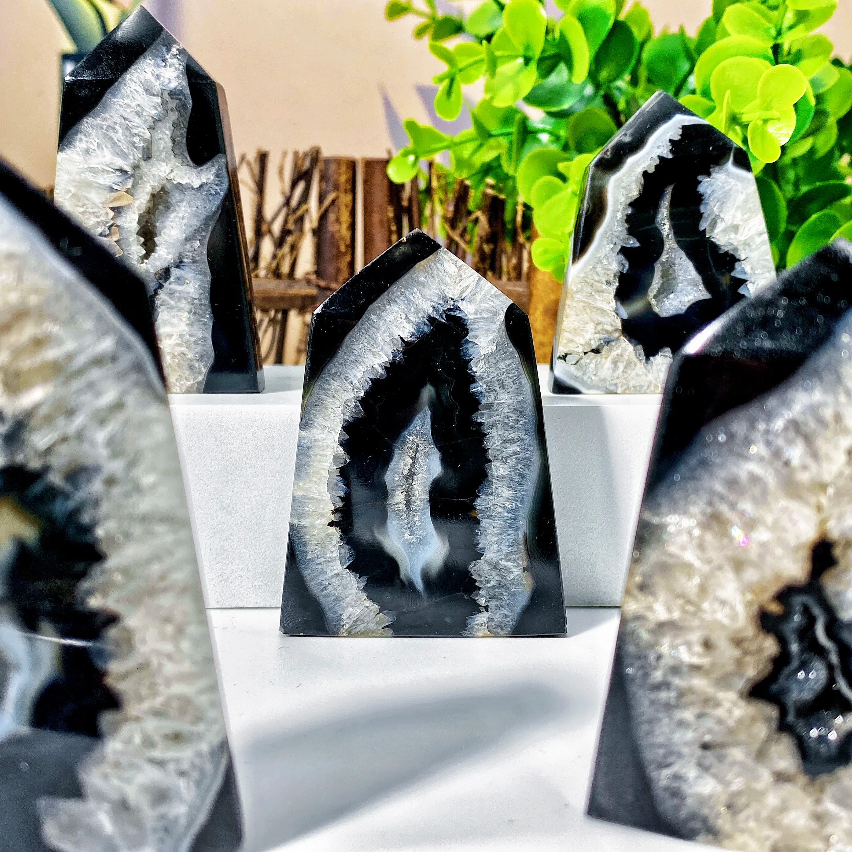 Natural Black Sardonyx Agate Geode Crystal Point – High-Quality Home Decoration & Gift