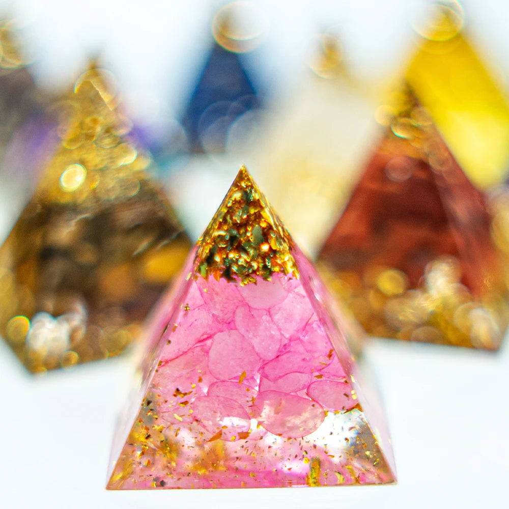 Natural Crystal Energy Pyramid – Quartz & Amethyst Reiki Generator for Chakra Healing & Meditation, 1.18in