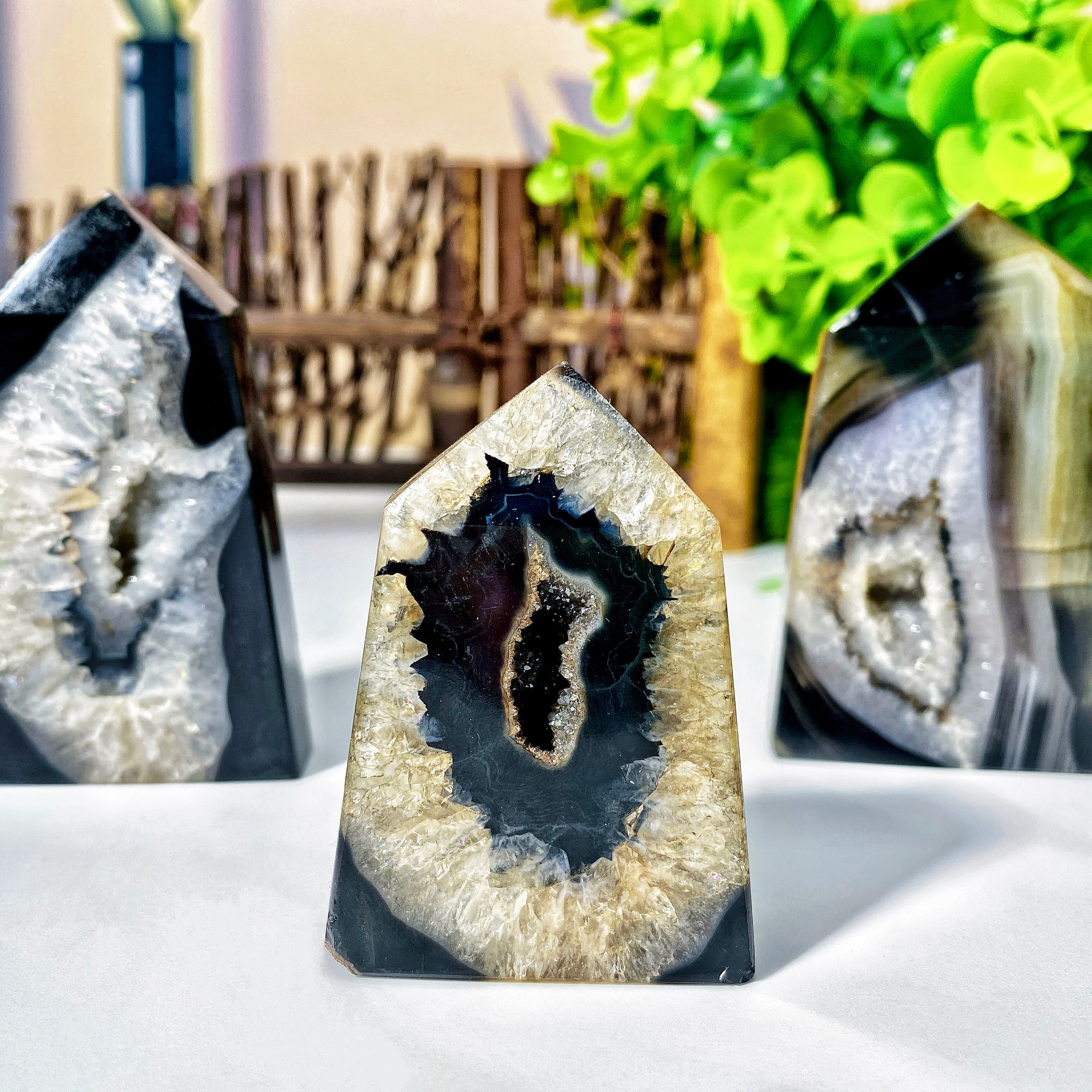 Natural Black Sardonyx Agate Geode Crystal Point – High-Quality Home Decoration & Gift